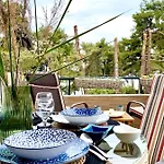 Marietta's Cozy By The Sea 度假居