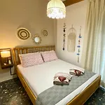 Marietta's Cozy By The Sea 度假居