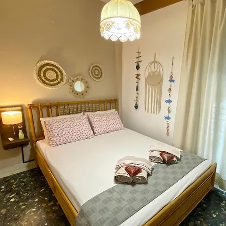 Marietta's Cozy By The Sea 펜션