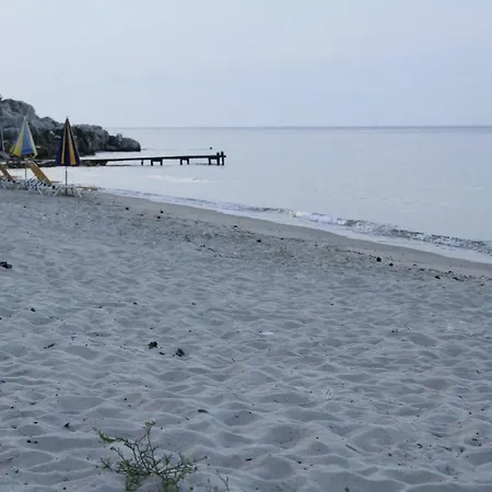 Marietta's Cozy By The Sea Feriehus *