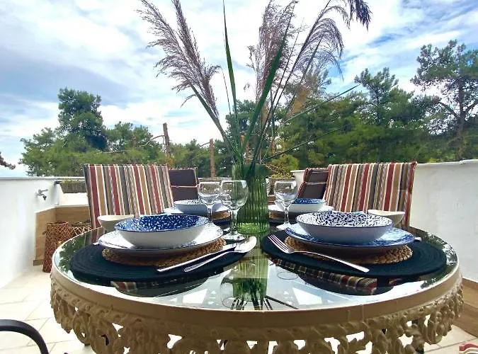 Vakantiehuis Marietta's Cozy By The Sea *