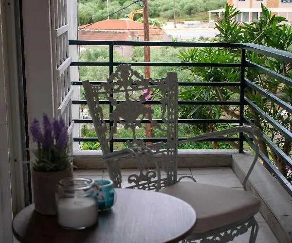 Vakantiehuis Marietta's Cozy By The Sea